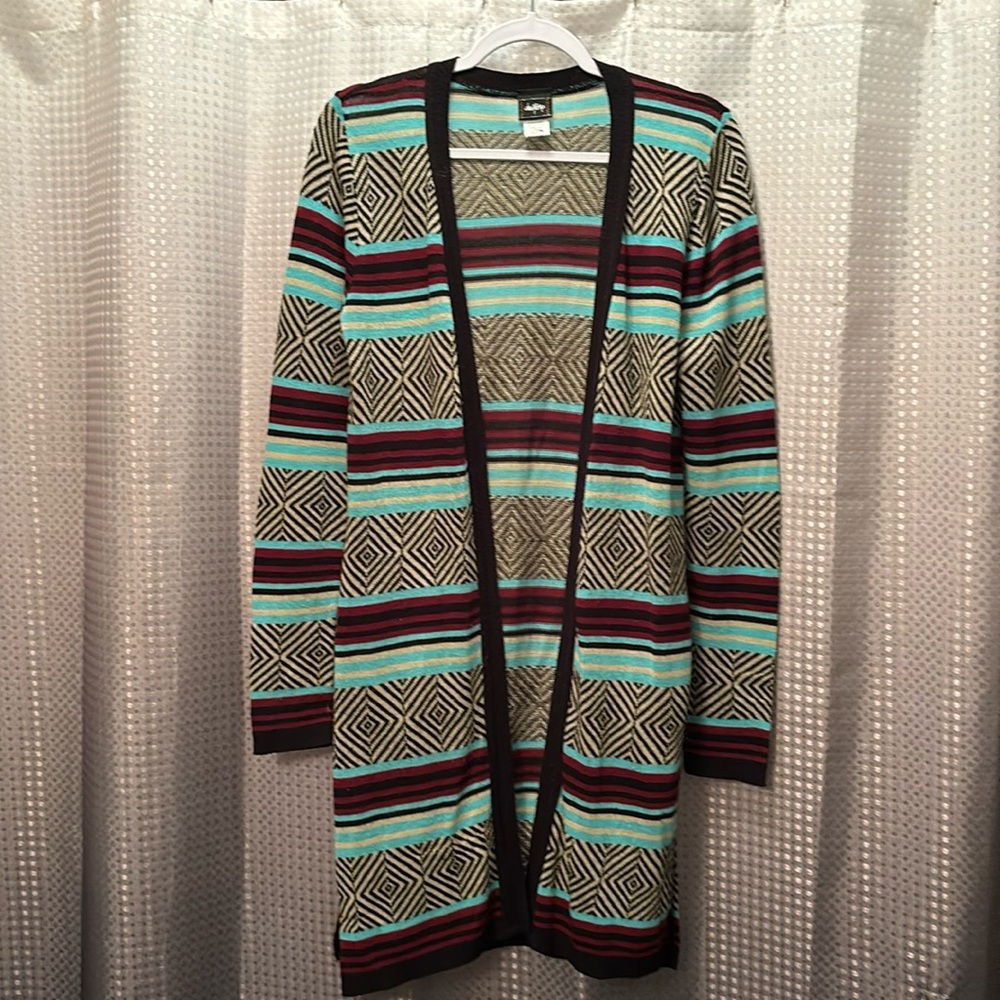 Women’s long, sleeved, medium daytrip cardigan